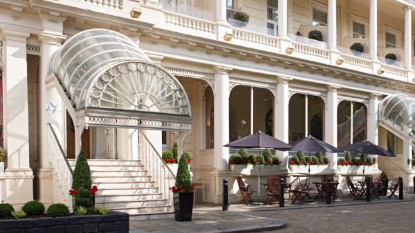 Whites Restaurant at Thistle Hyde Park Hotel British in London, Greater
